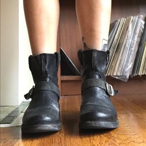 Frye Engineer Boots distressed black womens 9